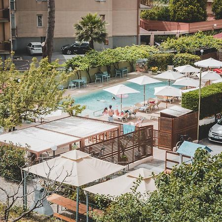 Residence Holidays Пиетра Лигуре Екстериор снимка