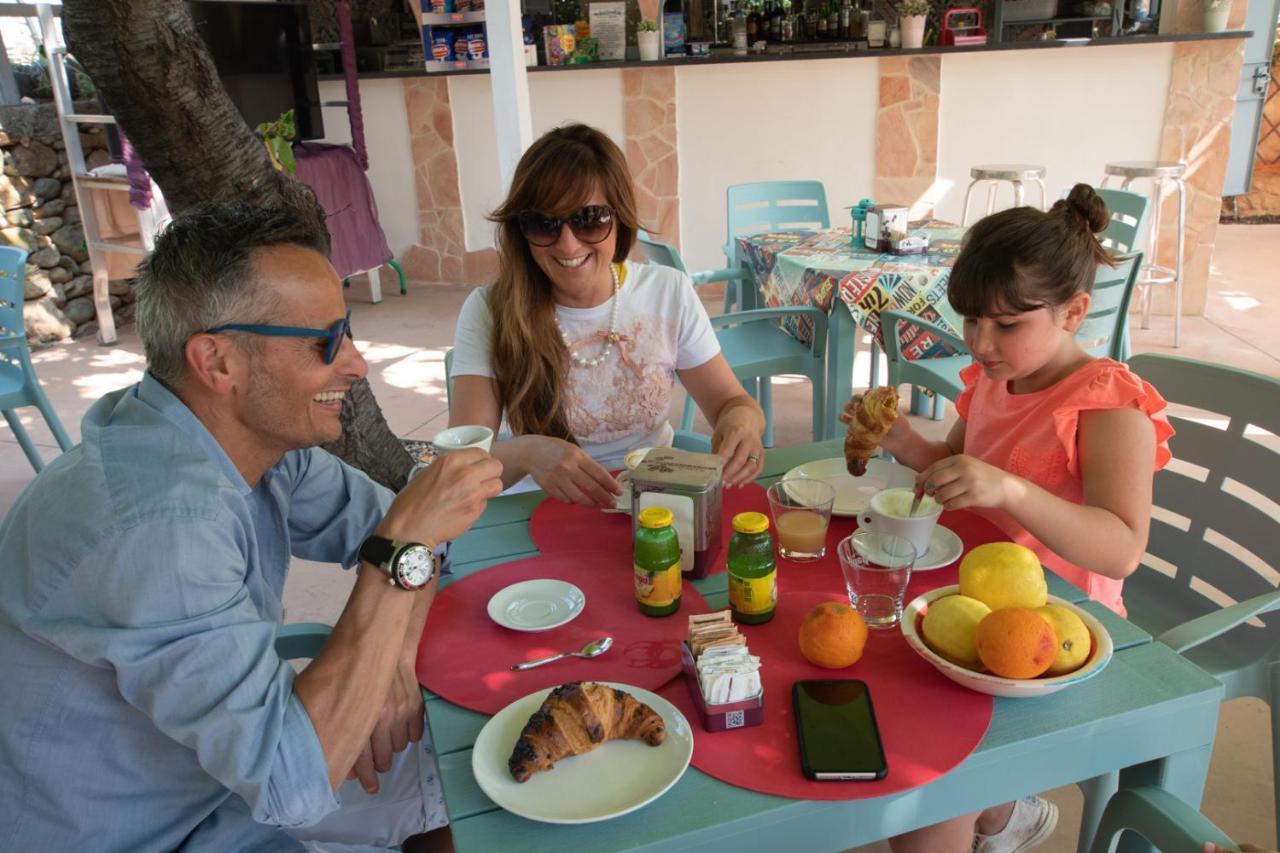 Residence Holidays Пиетра Лигуре Екстериор снимка