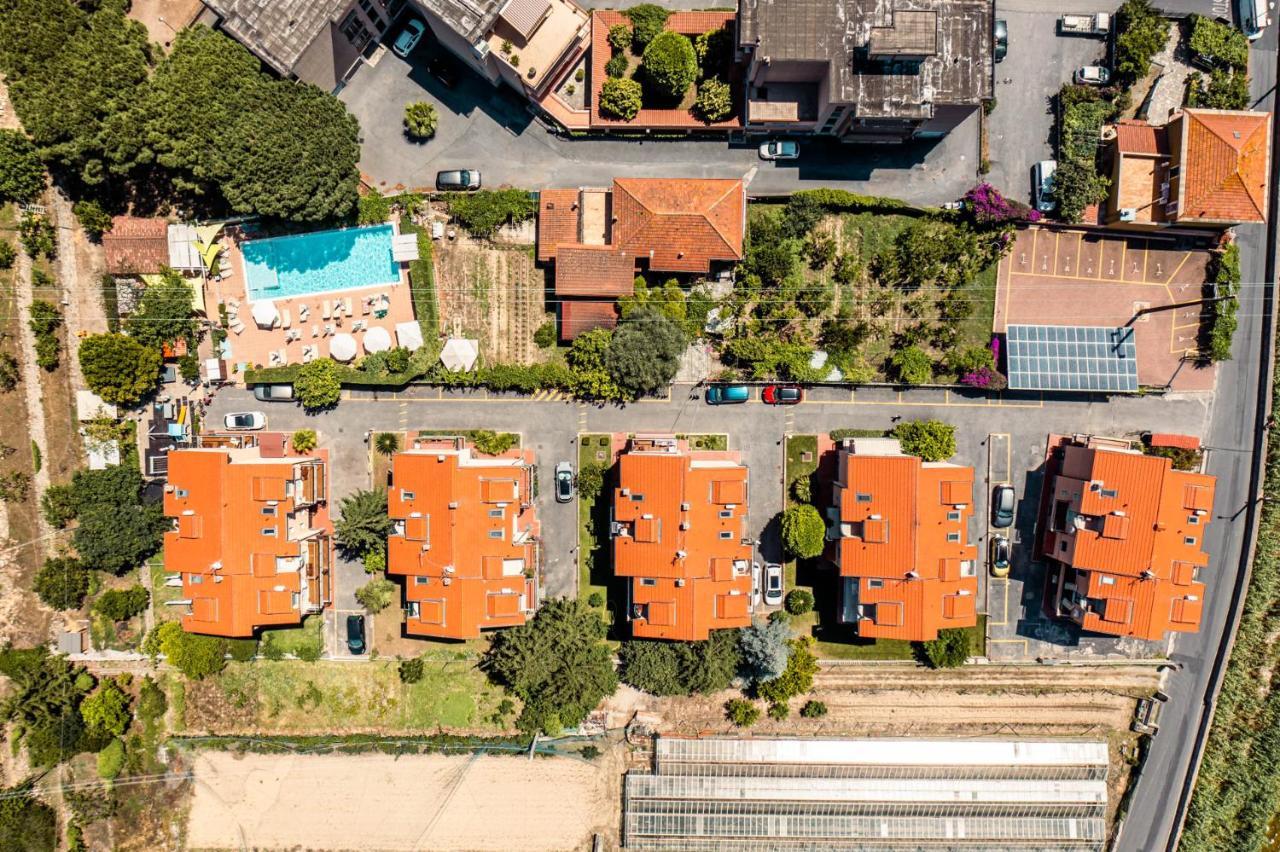 Residence Holidays Пиетра Лигуре Екстериор снимка