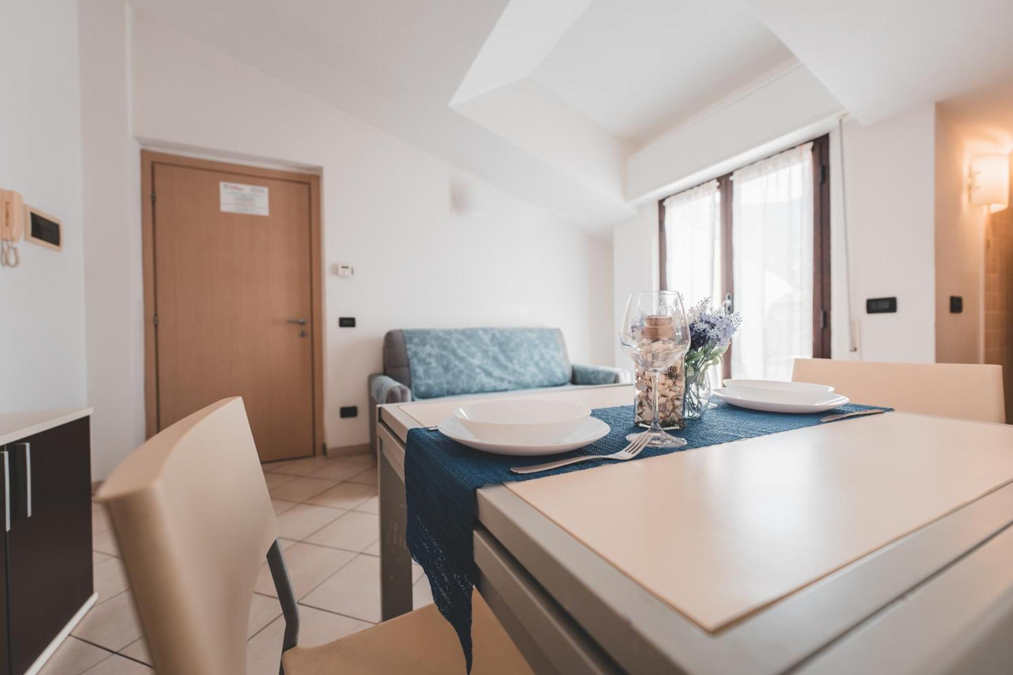 Residence Holidays Пиетра Лигуре Екстериор снимка
